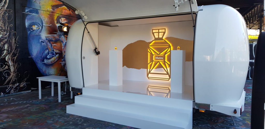 Xtreme-Concepts - Eggstreamer Promostreamer Loreal Airstream Xtreme Concepts Roadshows Promostreamer BE